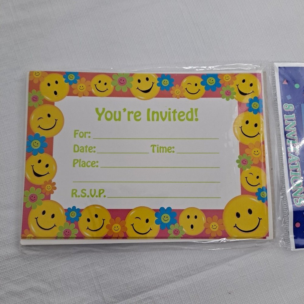 Party Invitations You're Invited Flower Power Smiley Face birthday 8 Ct
